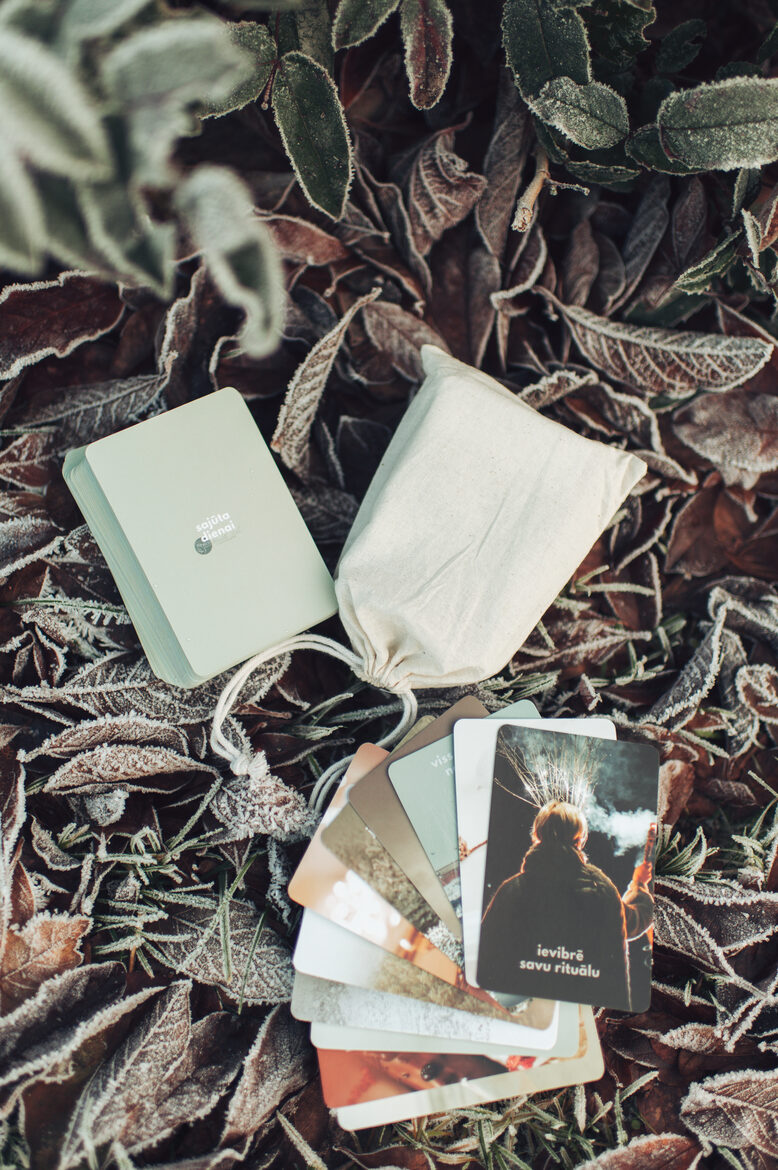 Domu kartiņas "Sajūta dienai"